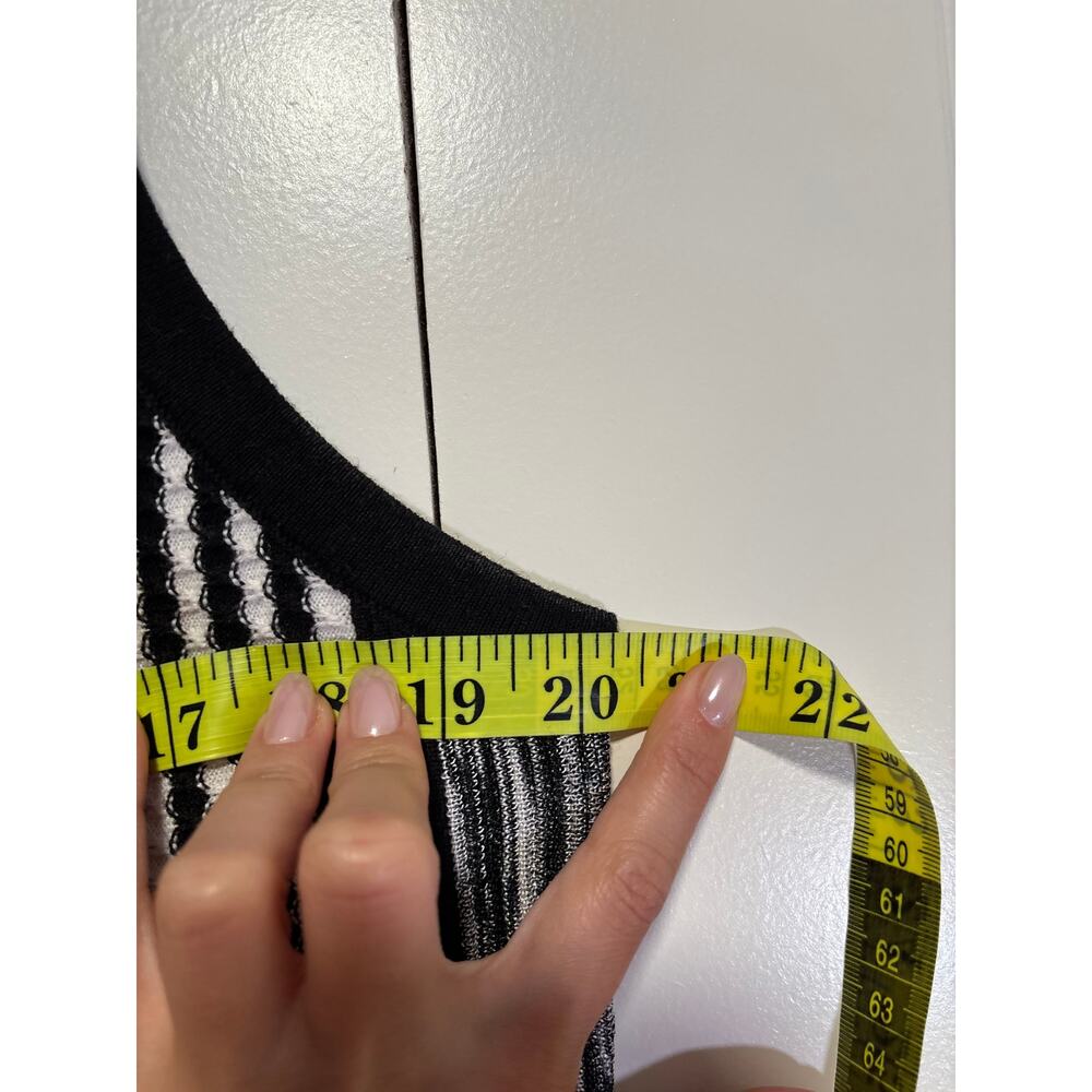 WHBM Women's Sleeveless Knit Top Black White Striped Zip Back XL - Picture 4 of 8